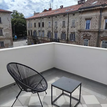 Nik Apartment *