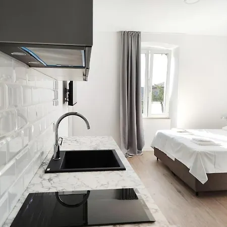 Nik Studio Apartment *